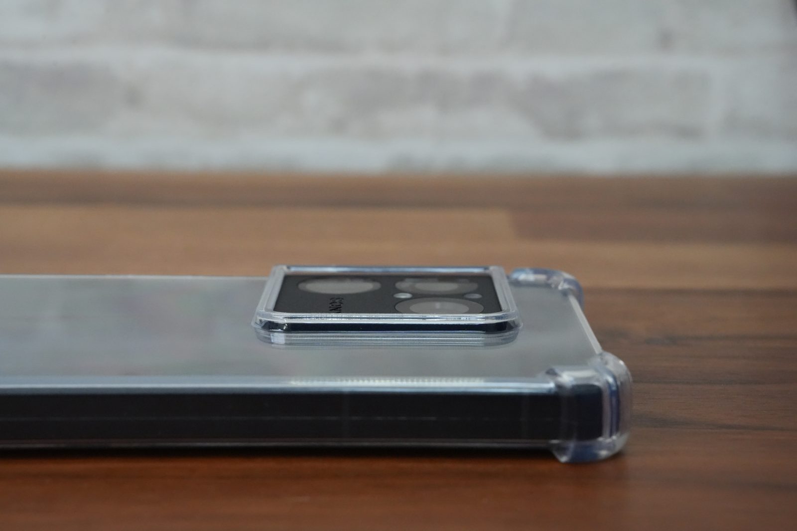 Xperia 1 VIII ケース カメラ保護 平置き